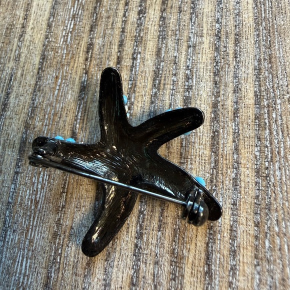 Colorful Starfish and Seahorse Brooch Set - Picture 4 of 5